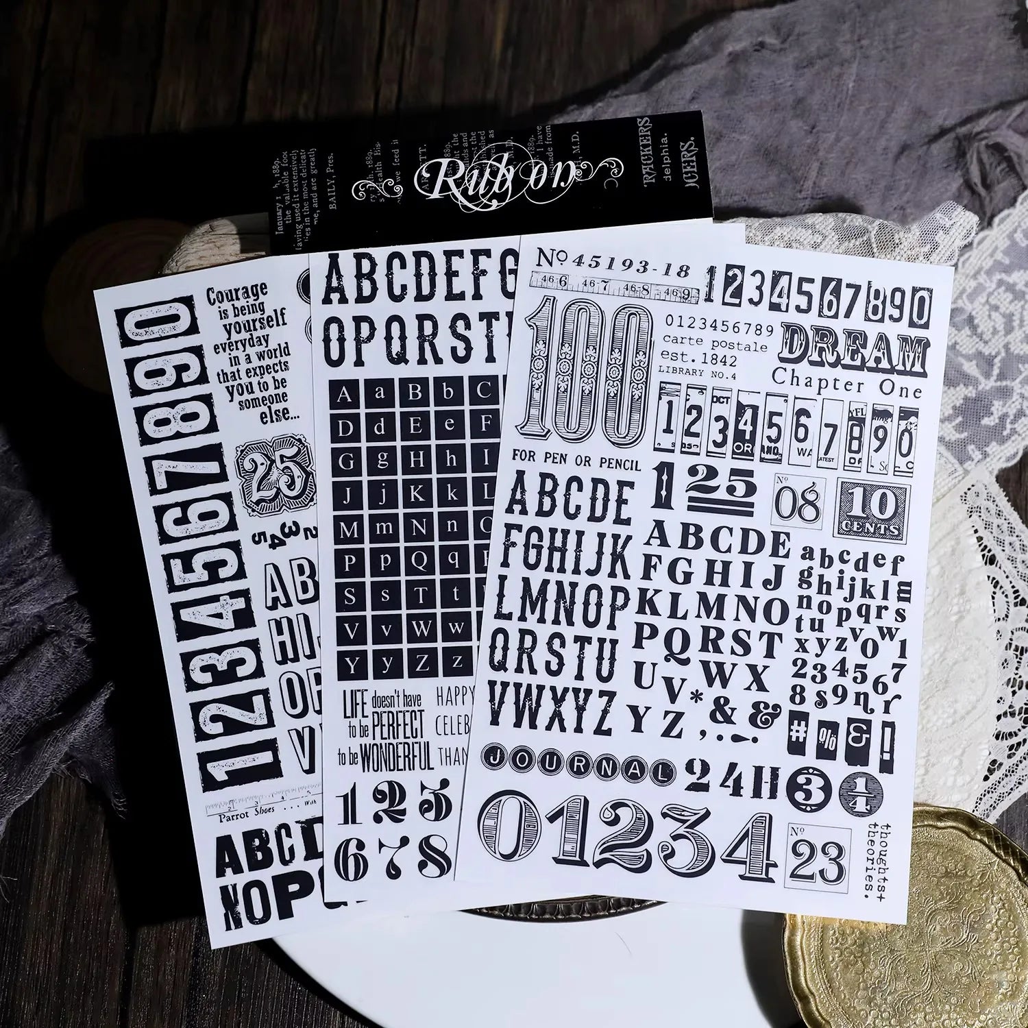 Vintage-Alphabet- und Zahlenaufkleber zum Aufreiben