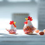 Lot de figurines miniatures artisanales en verre – Coqs dodus (lot de 2)