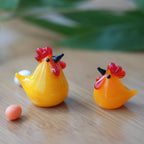 Lot de figurines miniatures artisanales en verre – Coqs dodus (lot de 2)