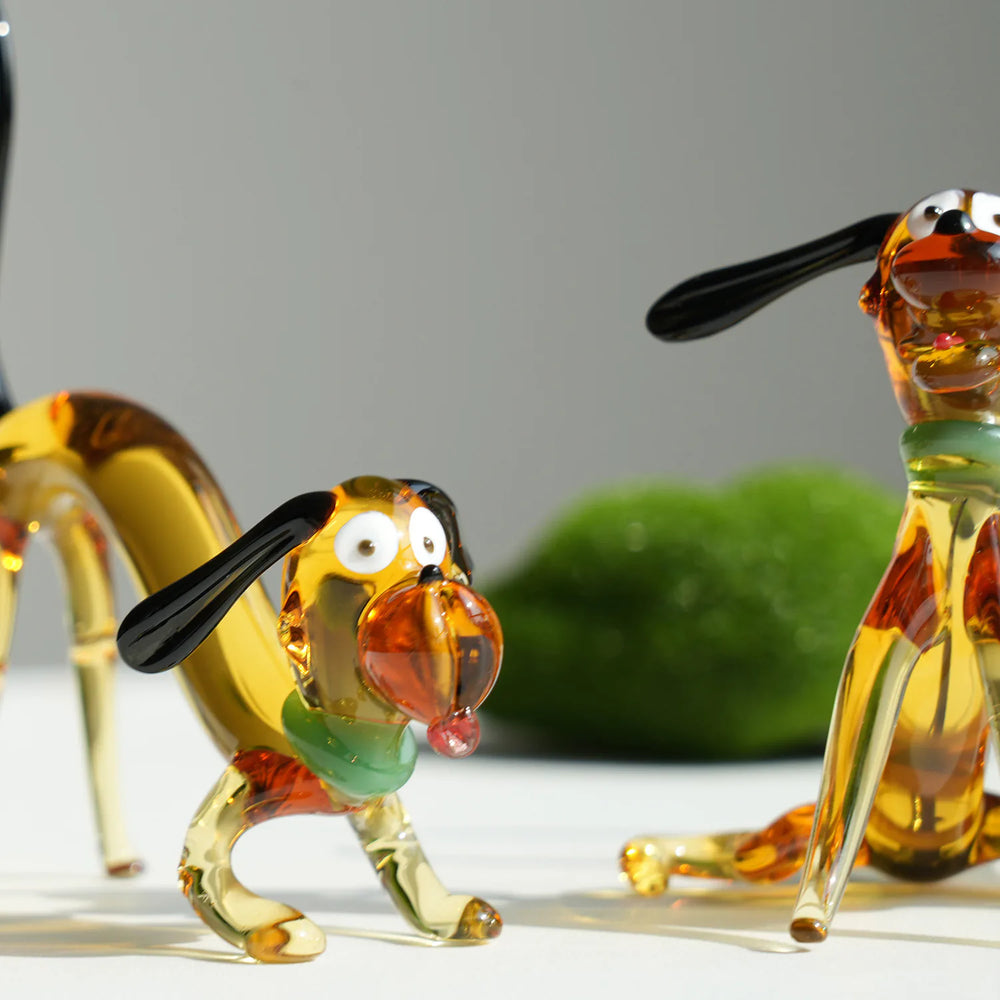 Mini figurine de chien en verre – Chiot en verre artisanal fait main, petit cadeau mignon pour la décoration de bureau