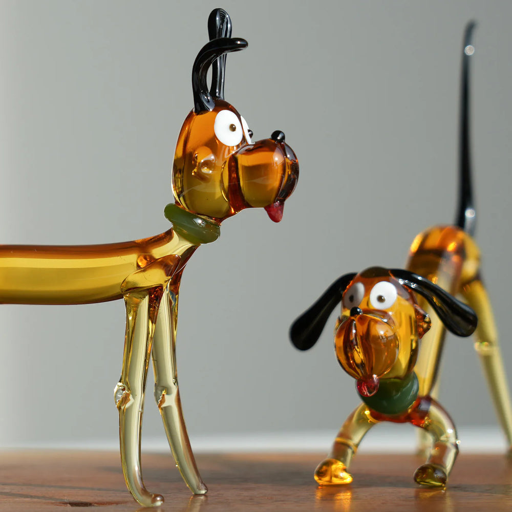 Mini figurine de chien en verre – Chiot en verre artisanal fait main, petit cadeau mignon pour la décoration de bureau