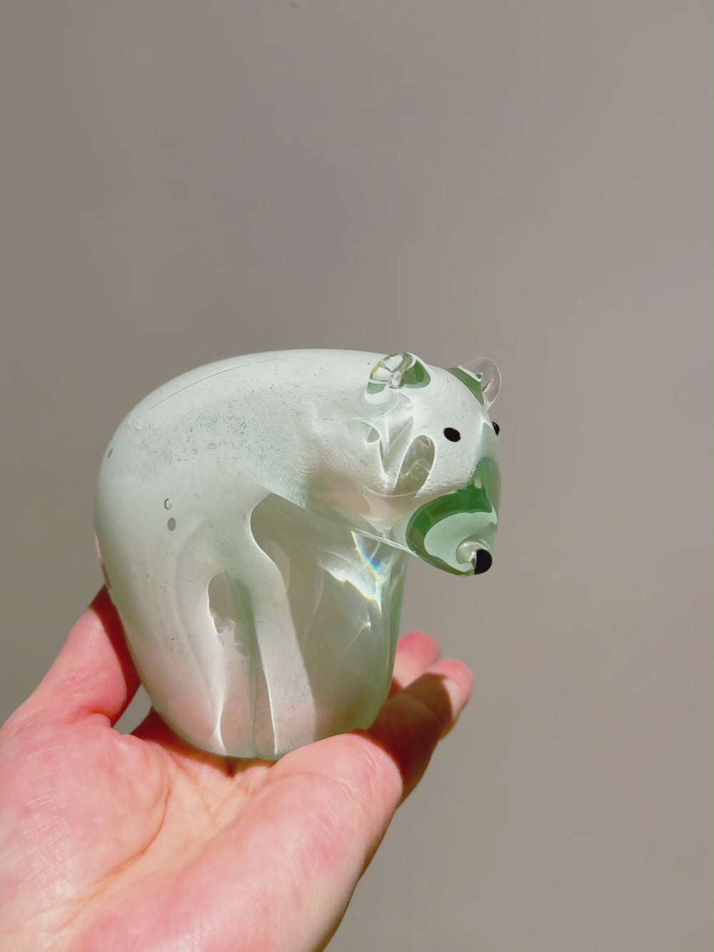 Petite figurine d'ours polaire en verre – Animal en verre fait main par un artisan