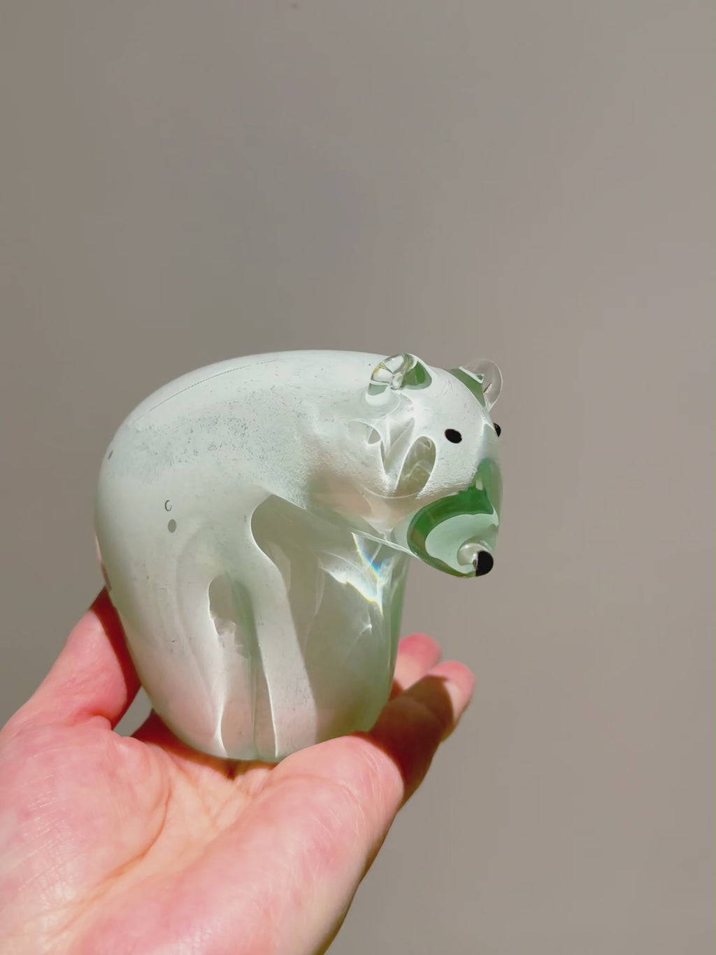 Petite figurine d'ours polaire en verre – Animal en verre fait main par un artisan