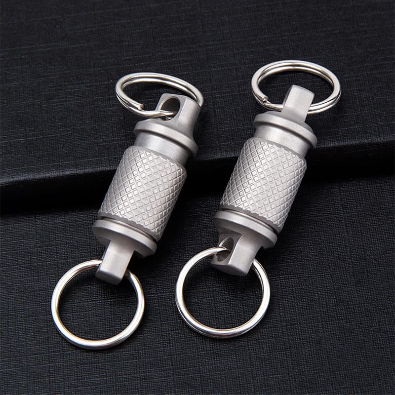 Porte-clés mini rotatif en titane à dégagement rapide