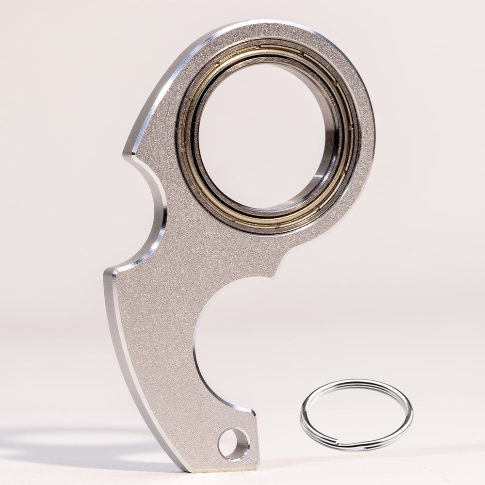 メタルスピナーキーチェーン – ストレス解消＆毎日の持ち歩きに最適なスピニングキーチェーンフィジェット | 滑らかな回転デザイン