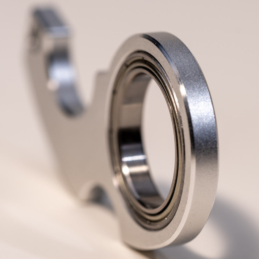 メタルスピナーキーチェーン – ストレス解消＆毎日の持ち歩きに最適なスピニングキーチェーンフィジェット | 滑らかな回転デザイン