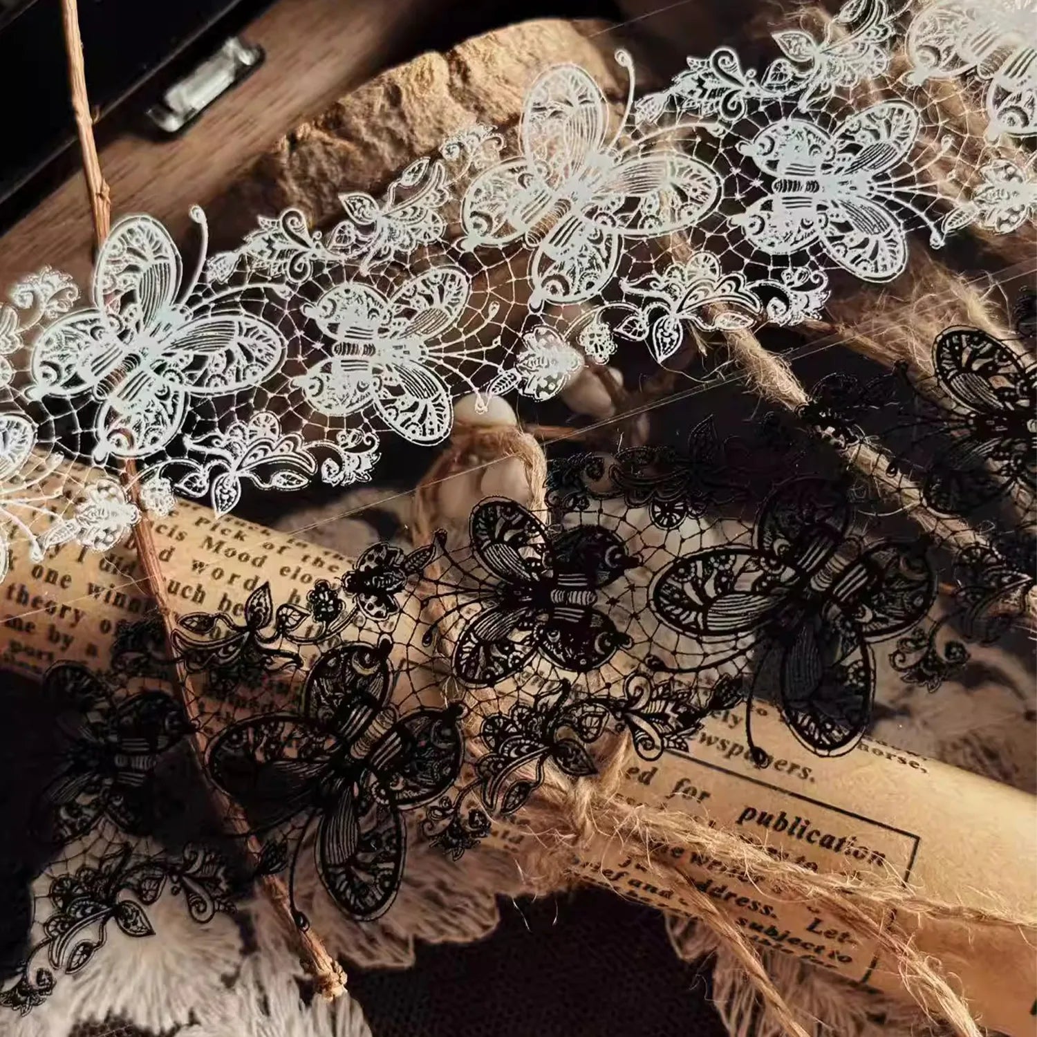 Ruban adhésif décoratif vintage en dentelle PET | Noir et blanc / Éphémères rétro pour journaling en dentelle