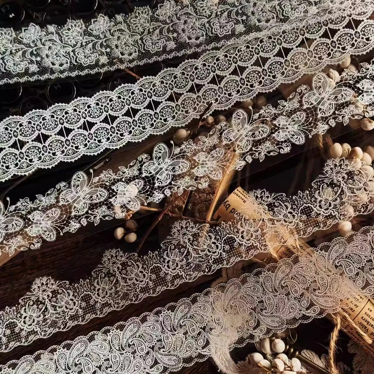 Ruban adhésif décoratif vintage en dentelle PET | Noir et blanc / Éphémères rétro pour journaling en dentelle